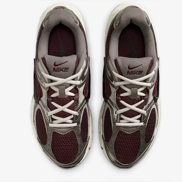 Nike V5 RNR Women's Sneaker - Picture 3 of 7